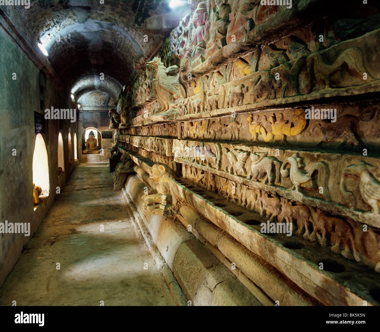 Rovine di Mrauk-U, Shitthaung tempio, Arakan, Myanmar (Birmania), Asia Foto Stock