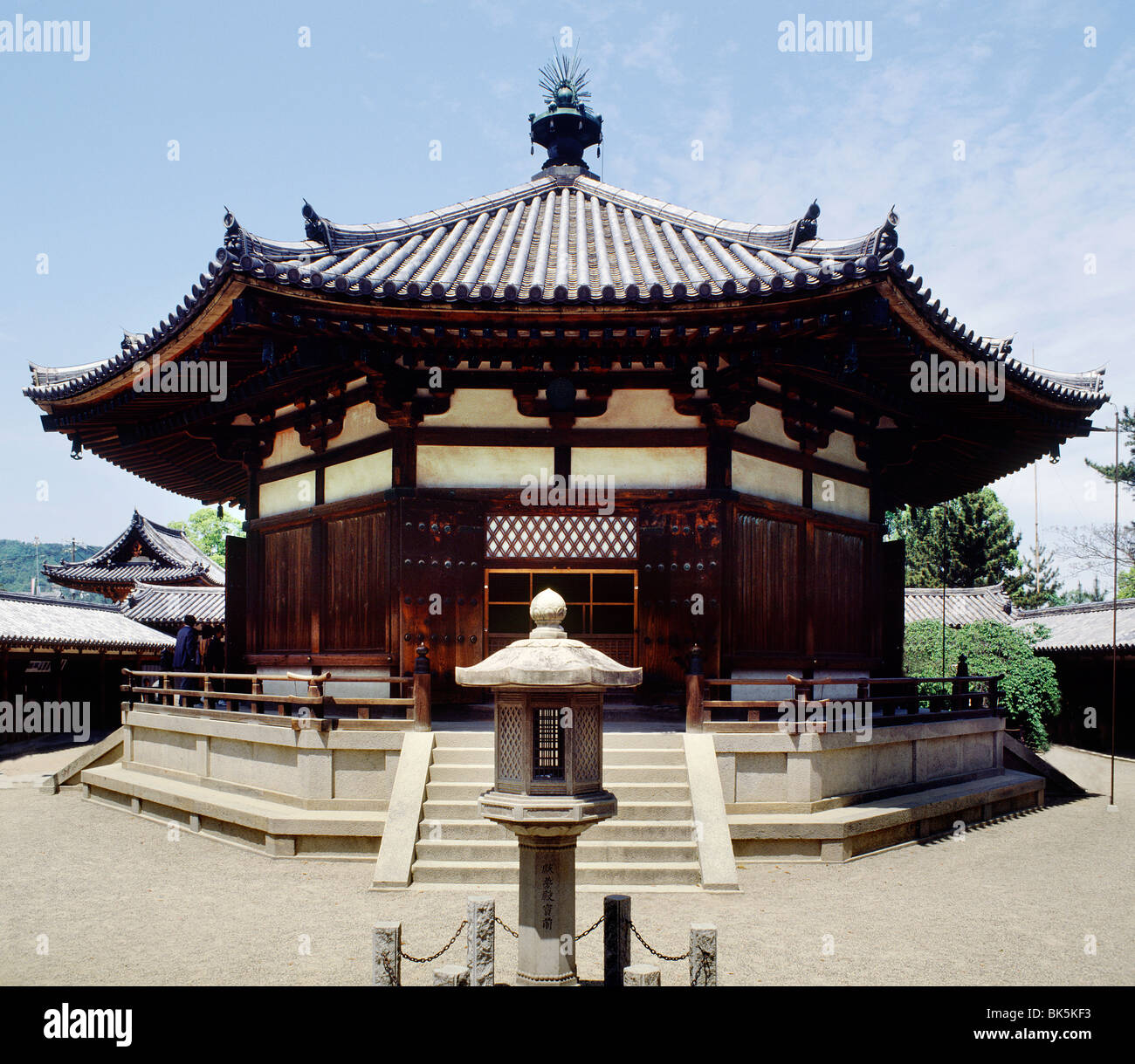Yumedono ottagonale hall nel quartiere orientale di Tempio di Horyu-ji tempio Horyuji, Nara, Sito Patrimonio Mondiale dell'UNESCO, Giappone, Asia Foto Stock