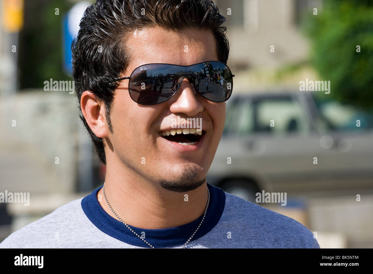 Giovane uomo iraniano a Teheran in Iran Foto Stock