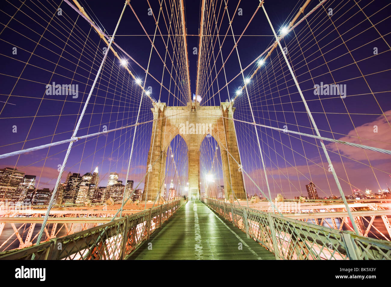 Ponte di Brooklyn e la skyline di Manhattan da Brooklyn, New York New York, Stati Uniti d'America, America del Nord Foto Stock