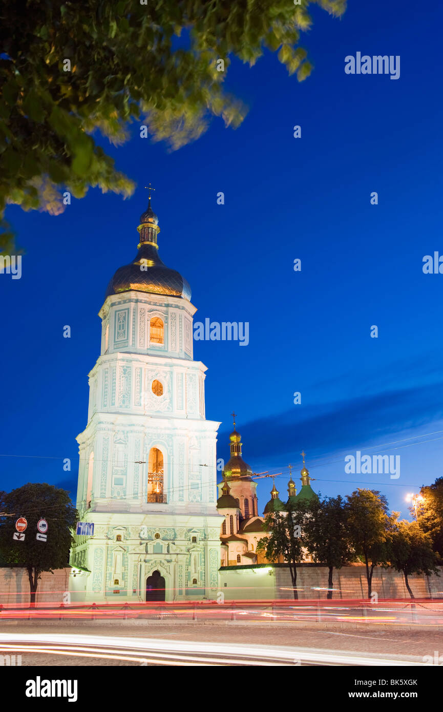 Torre Campanaria della Basilica di Santa Sofia la Cattedrale costruita tra 1017 e 1031, Sito Patrimonio Mondiale dell'UNESCO, Kiev, Ucraina, Europa Foto Stock