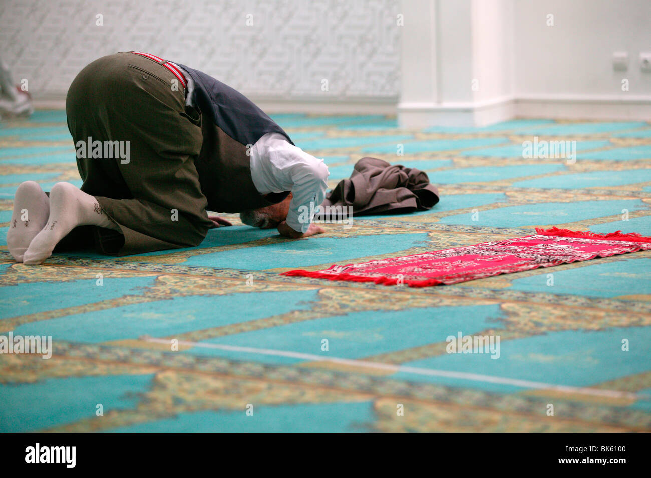 La preghiera a Lione grande moschea, Lione, Rhone, Francia, Europa Foto Stock