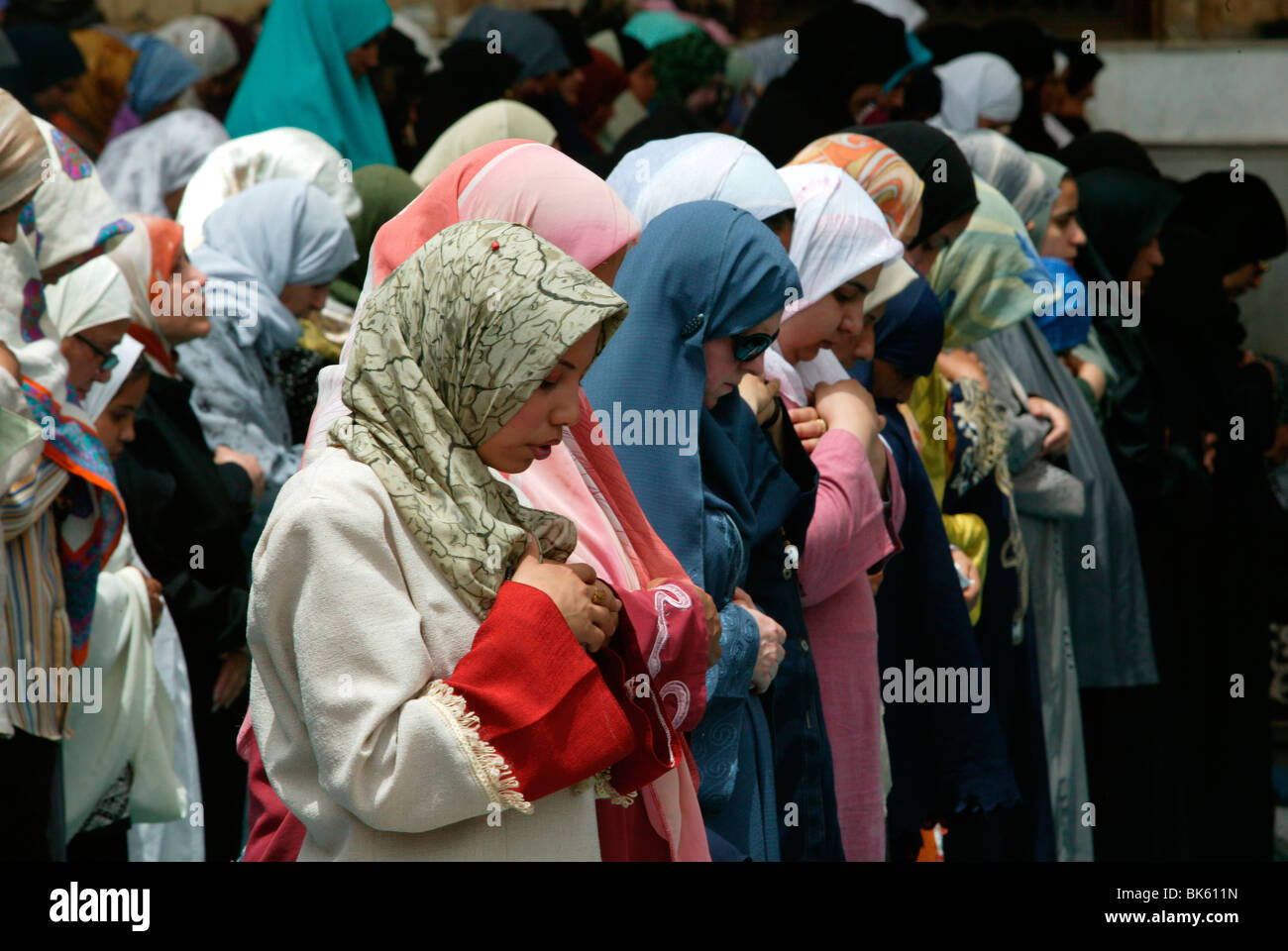 La preghiera del venerdì al Hussain moschea, Il Cairo, Egitto, Africa Settentrionale, Africa Foto Stock