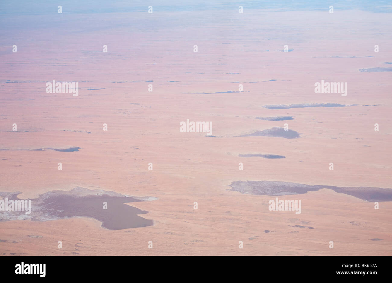 Laghi effimeri nell'outback australiano nei pressi di Alice Springs. Foto Stock