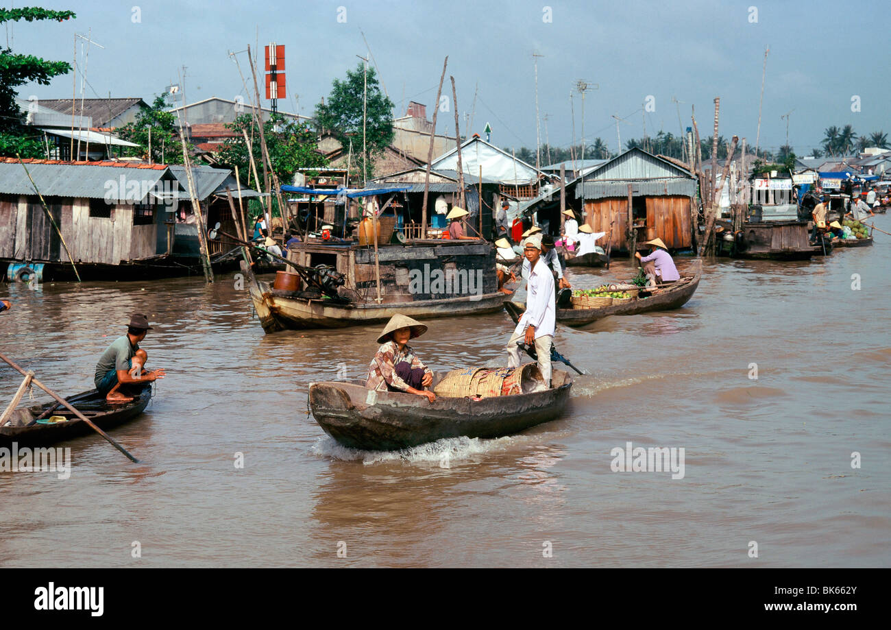 Mercato galleggiante al Delta del Mekong, Vietnam, Indocina, Asia sud-orientale, Asia Foto Stock
