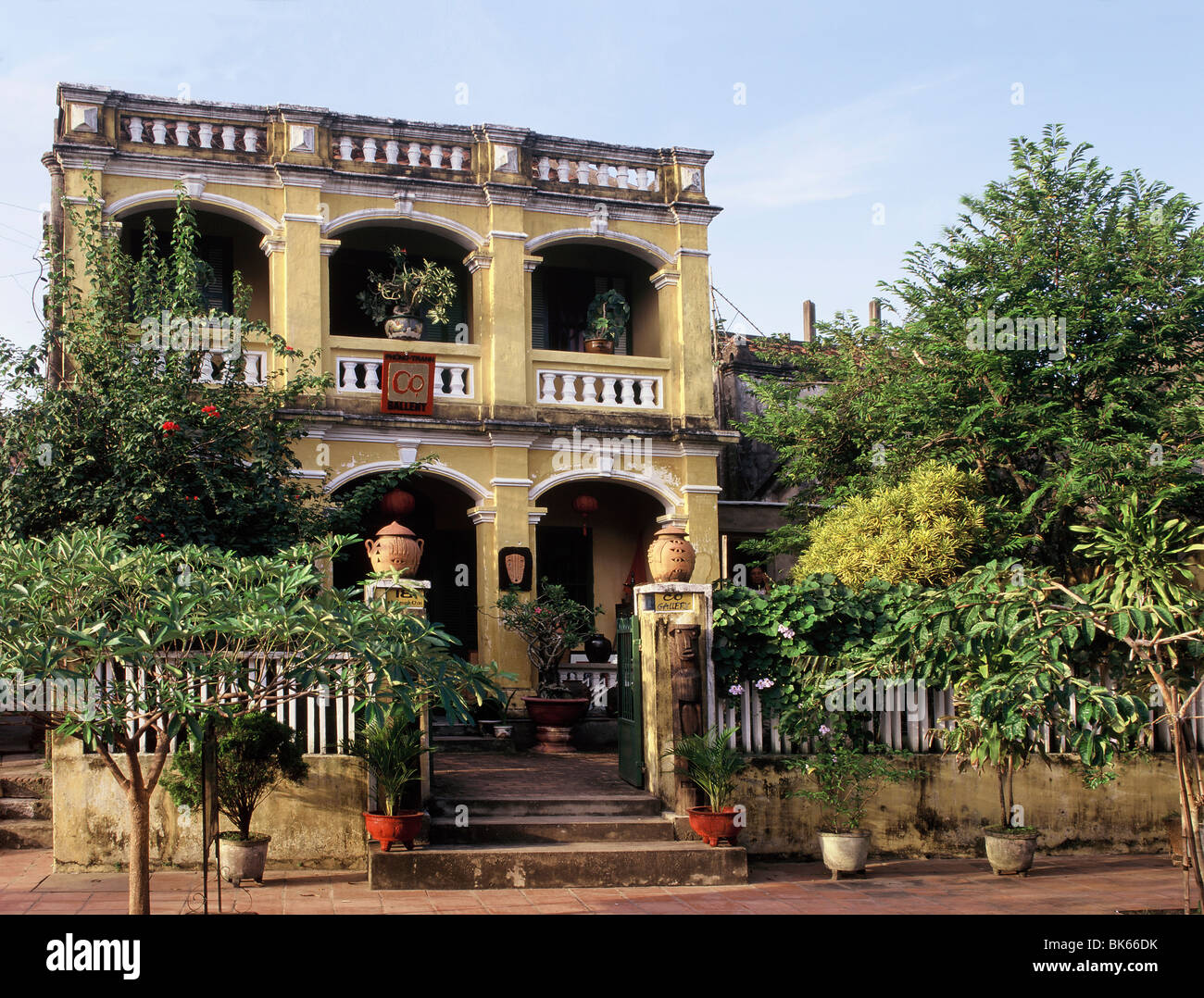 Esterno di una casa cinese con influenza francese in Hoi An, Vietnam, Indocina, Asia sud-orientale, Asia&#10, Foto Stock