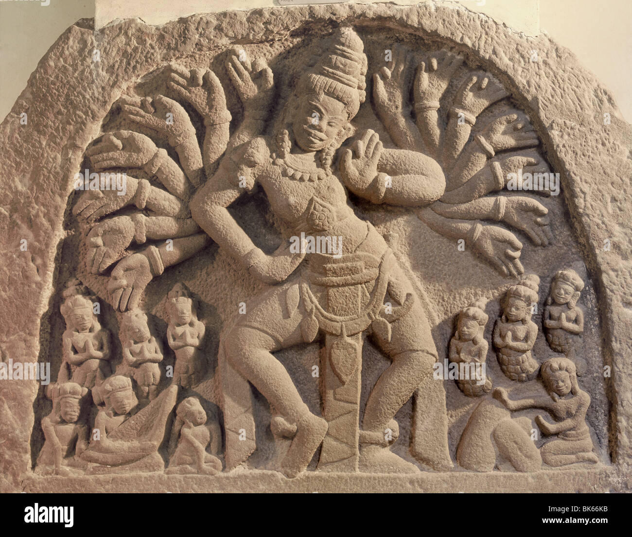 Dancing 16-armati Shiva, Cham arte dal decimo secolo, Cham Museum, Da Nang, Vietnam, Indocina, Asia sud-orientale, Asia Foto Stock