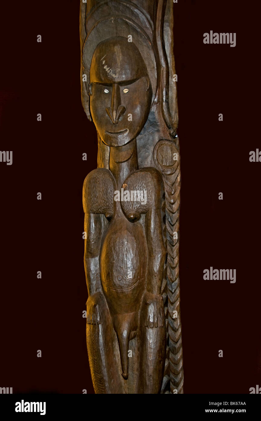 Sepik Papua Nuova Guinea scultura in legno Legno Foto Stock