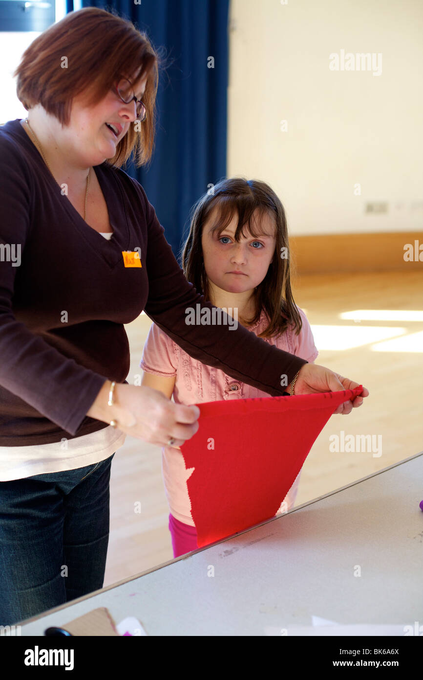 Persone unite è una organizzazione senza scopo di lucro che utilizza le arti e la creatività come un catalizzatore per lo sviluppo umano e connessioni Foto Stock