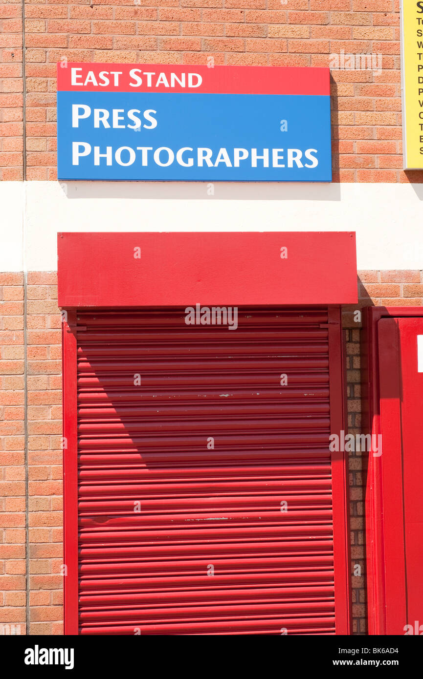 Premere i fotografi ingresso al campo di calcio Foto Stock