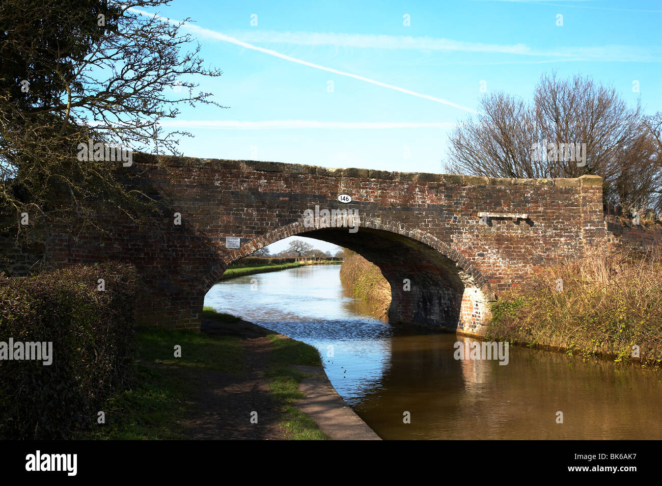Ponte su Trent e Mersey Canal nel Cheshire Regno Unito Foto Stock