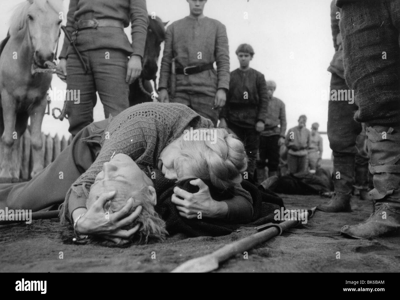 Den røde kappe Anno : 1967 Direttore : Gabriel Axel Oleg Vidov, Eva Dahlbeck Foto Stock