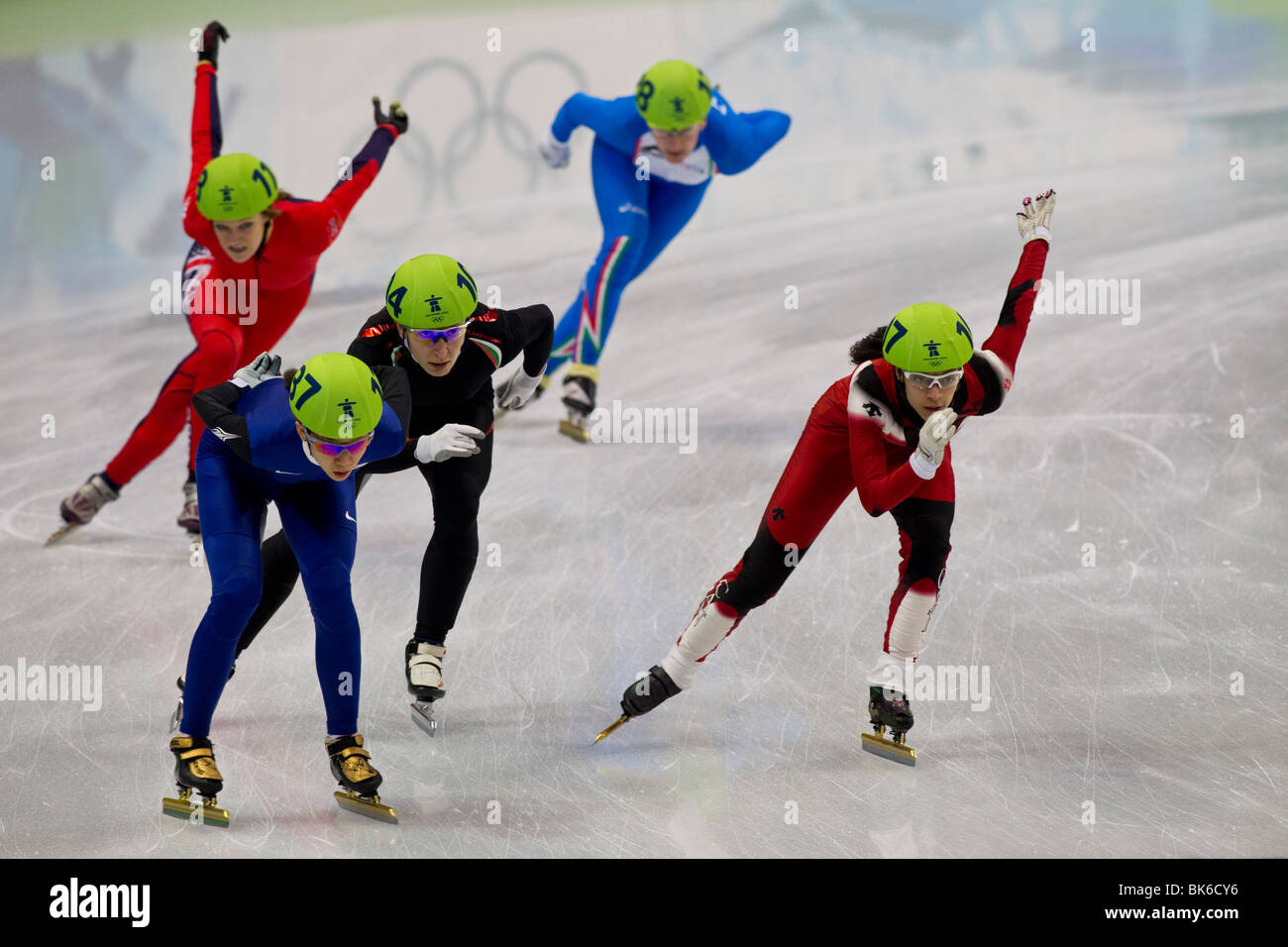 Concorrenti nel 1000m Short Track pattinaggio di velocità degli eventi presso il 2010 Giochi Olimpici Invernali Foto Stock