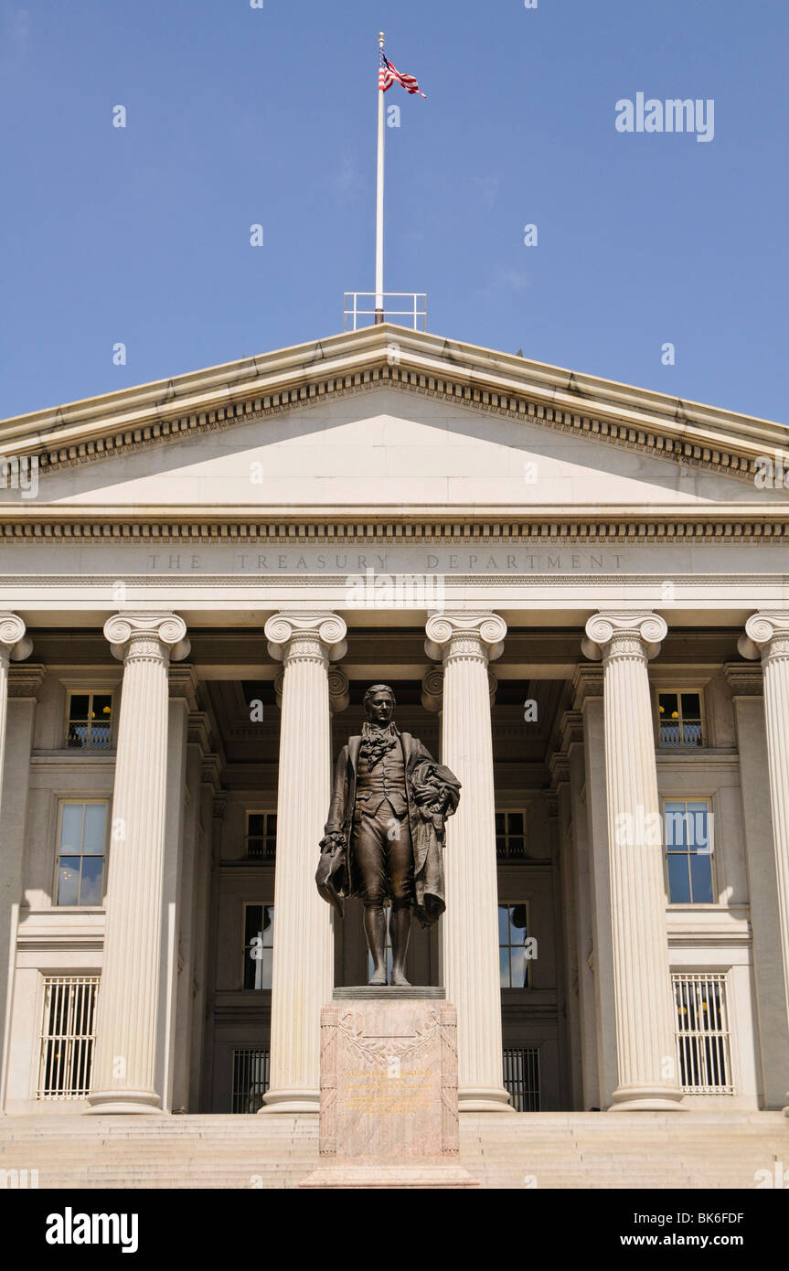 Dipartimento del Tesoro edificio in Washington DC con Alexander Hamilton statua Foto Stock