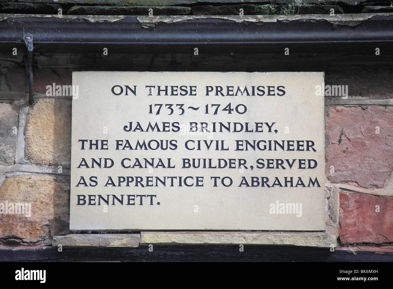 Placca su edificio a Sutton, Macclesfield mostra che James Danielle era un apprendista di lì a Abraham Bennet, 1733 a 1740 Foto Stock