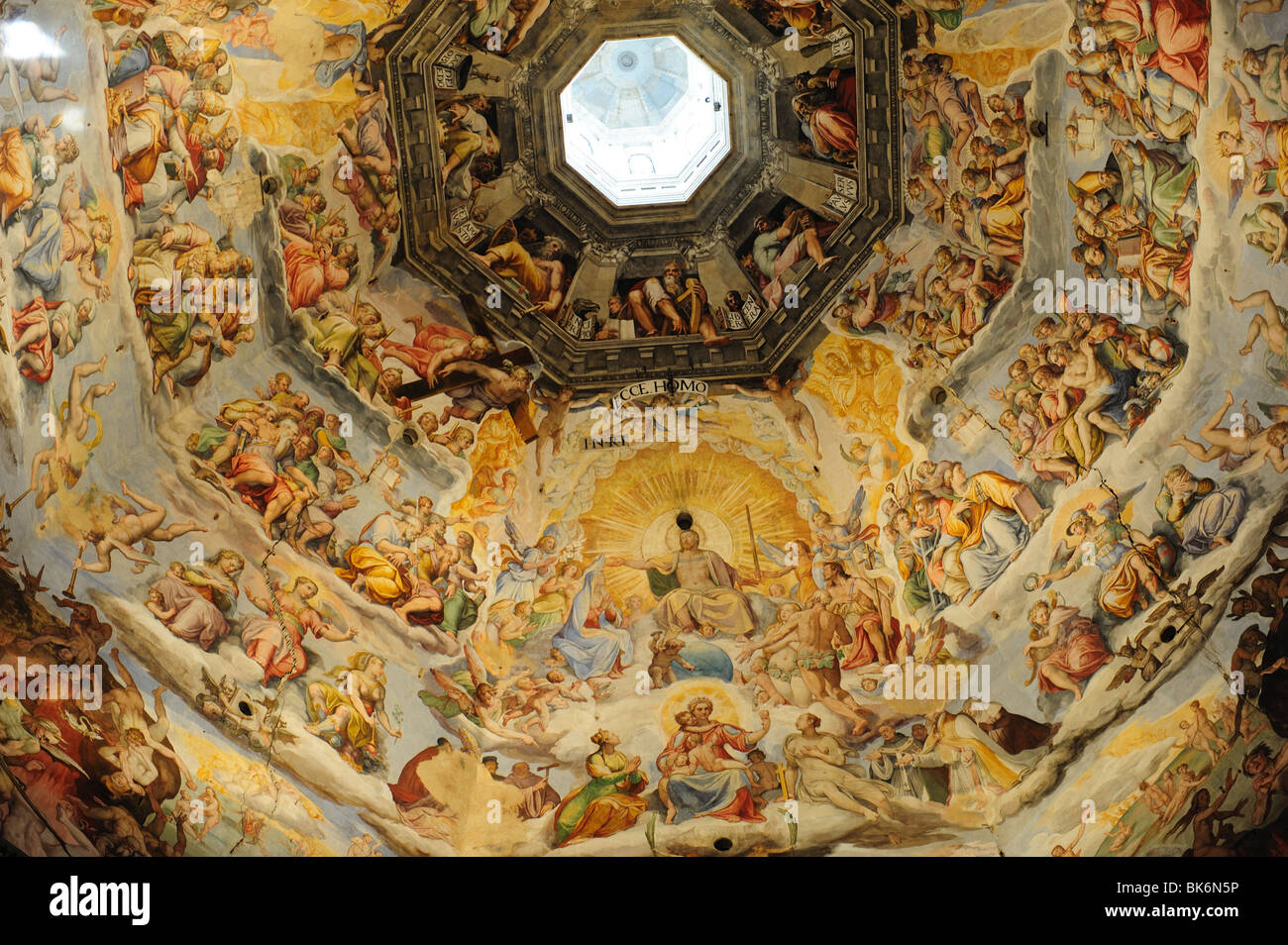 L'interno affresco sulla cupola della Basilica di Santa Maria del Fiore Cattedrale del Duomo di Firenze con il Giudizio Universale Foto Stock