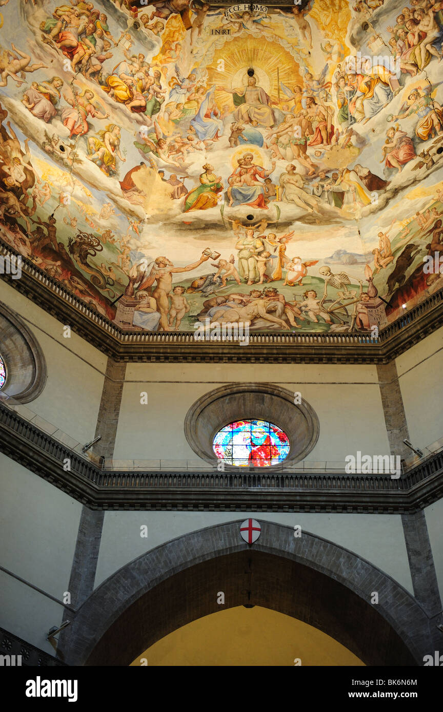 L'interno affresco sulla cupola della Basilica di Santa Maria del Fiore Cattedrale del Duomo di Firenze con il Giudizio Universale Foto Stock