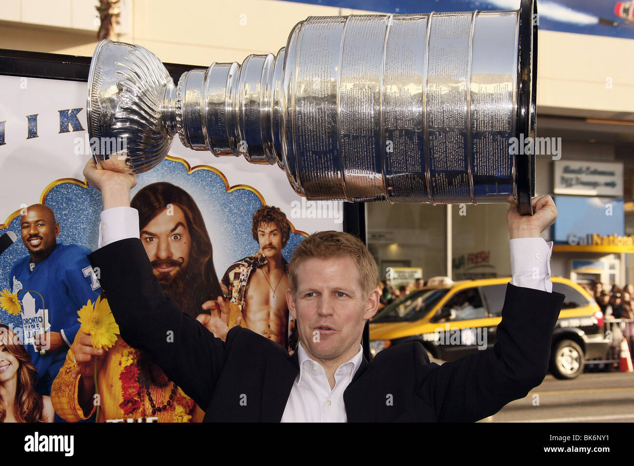 CHRIS OSGOOD & Stanley Cup il guru di amore di LOS ANGELES PREMIERE GRAUMANS CHINESE HOLLYWOOD LOS ANGELES STATI UNITI D'AMERICA 11 giugno 2008 Foto Stock