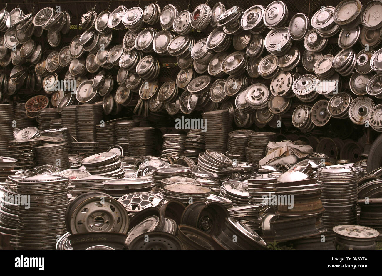 Pile di auto modanature Foto Stock