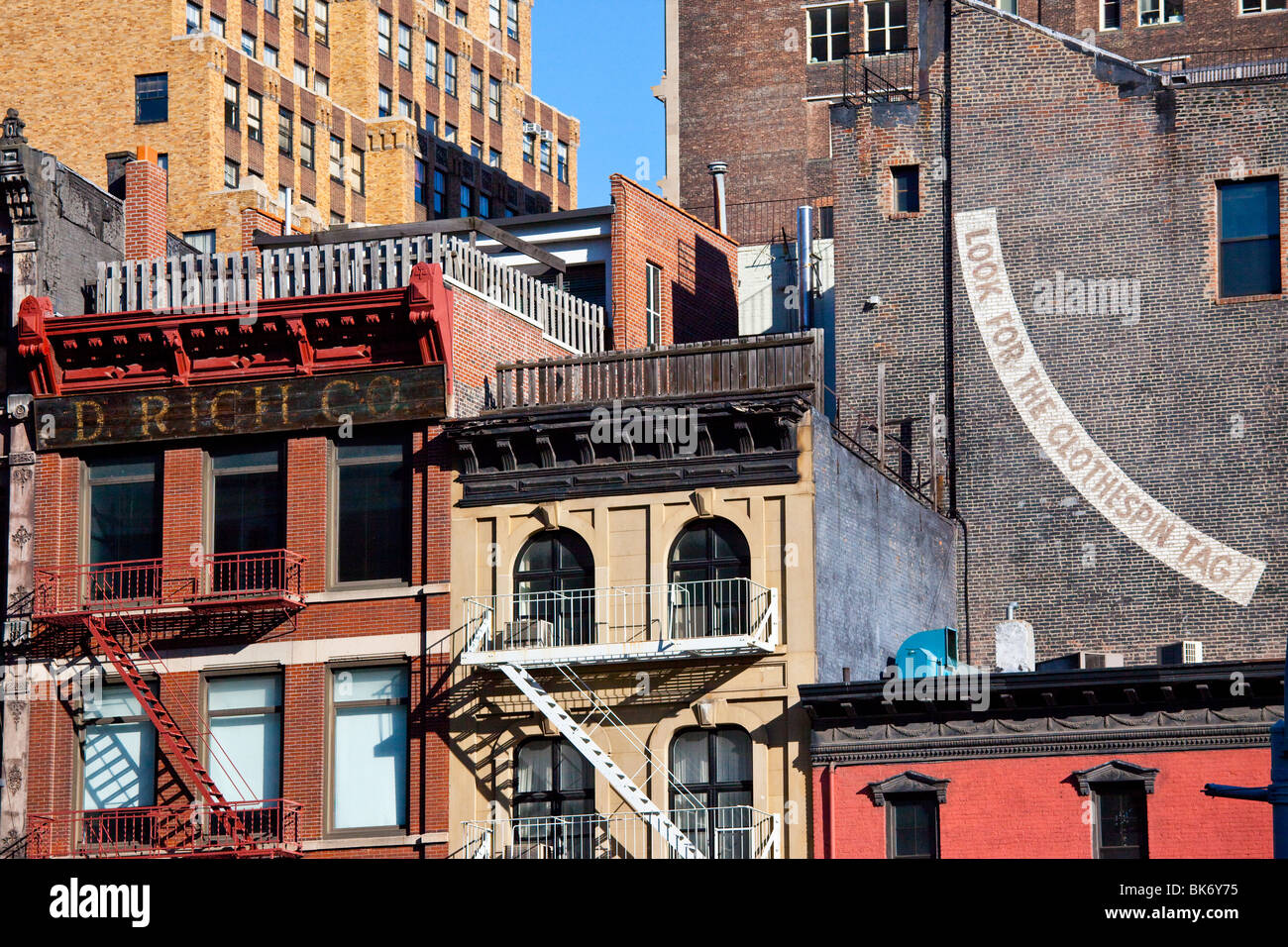 Cercare la Tag Clothespin! Tribeca, Manhattan, New York Foto Stock