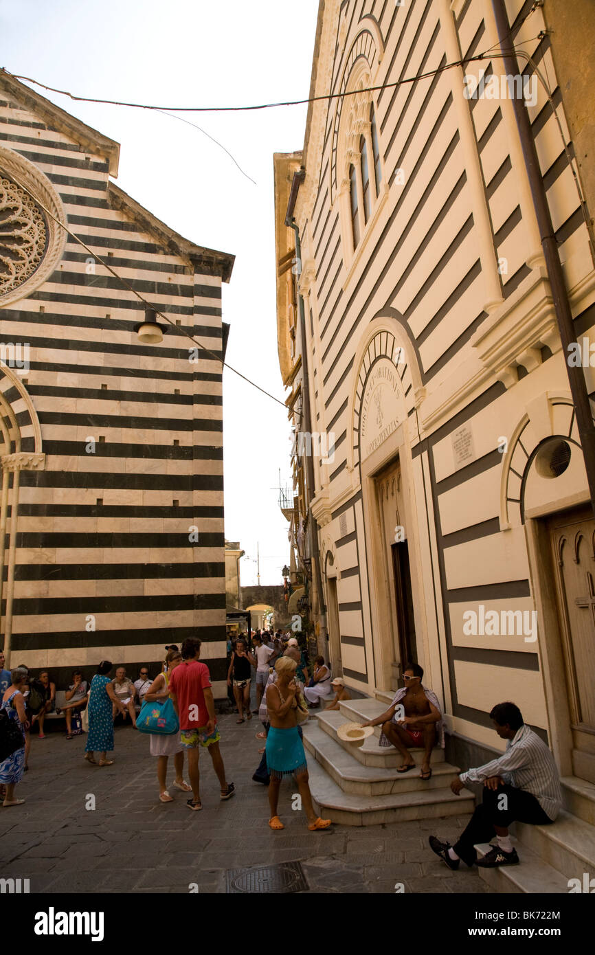L' oratorio della Confraternita dei Neri (uomini neri) in Monterosso al Mar, Liguria, Italia. Foto Stock