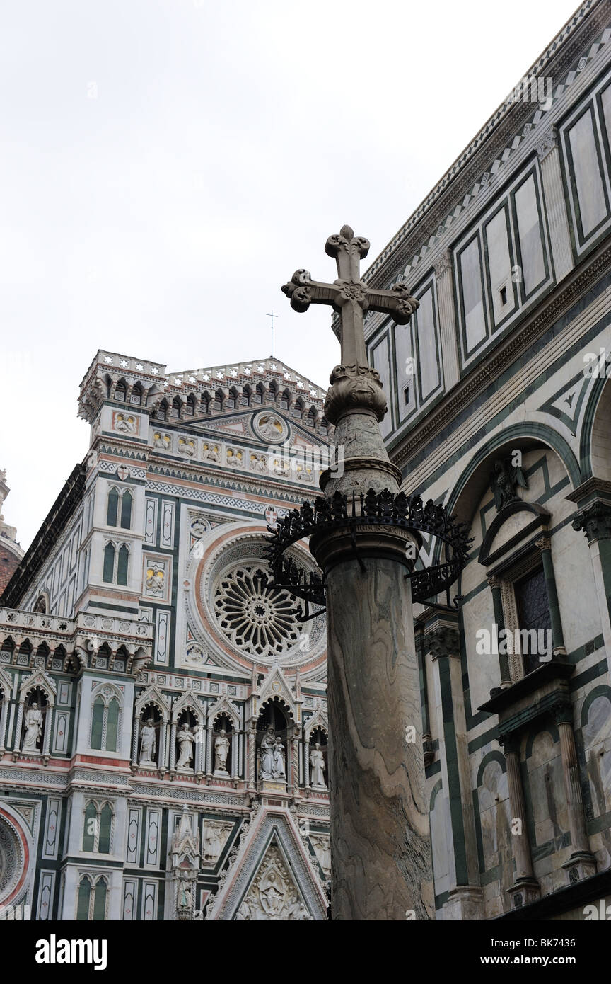 Basilica di Santa Maria del Fiore e il Battistero di Firenze Italia Foto Stock