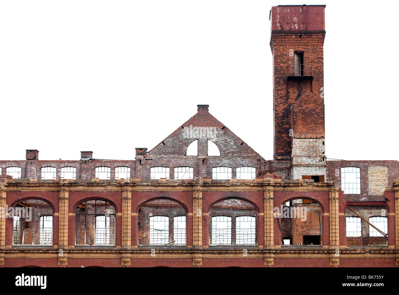La facciata di un edificio abbandonato a Birmingham, Inghilterra, Regno Unito Foto Stock