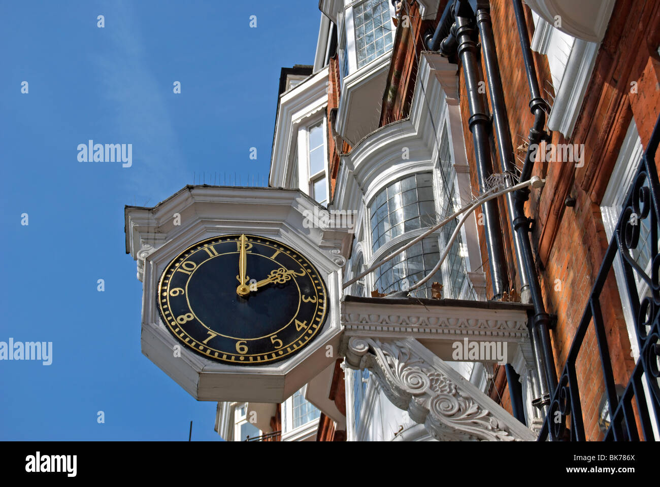 Facciata di clock house, 8 cheyne walk, a Chelsea, Londra, Inghilterra, progettato da eminente architetto vittoriano r norman shaw Foto Stock