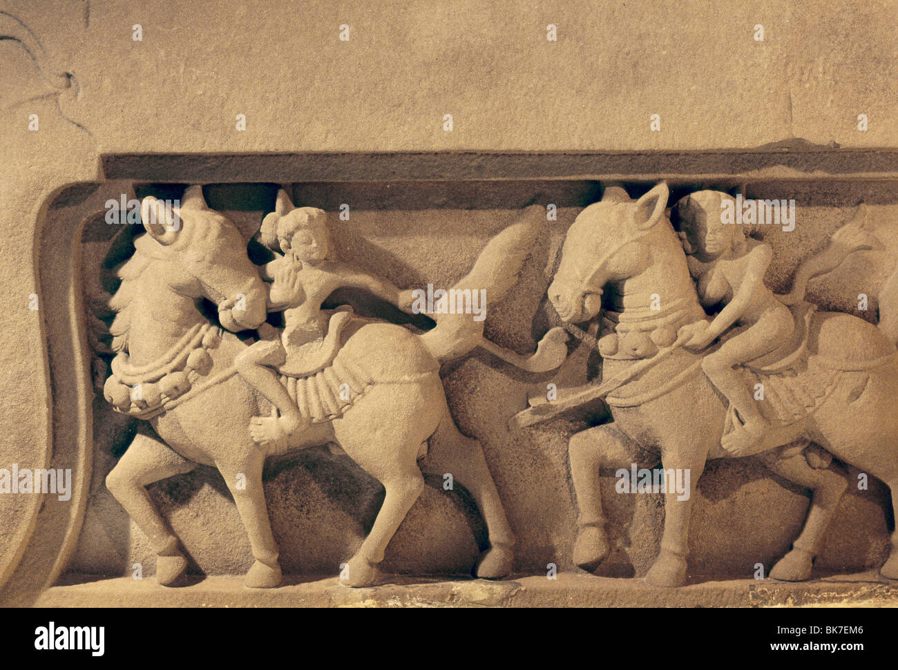 Il sollievo di giocatori di polo, Cham arte, figlio mio stile risalente al X secolo, Danang Museum, Vietnam Foto Stock