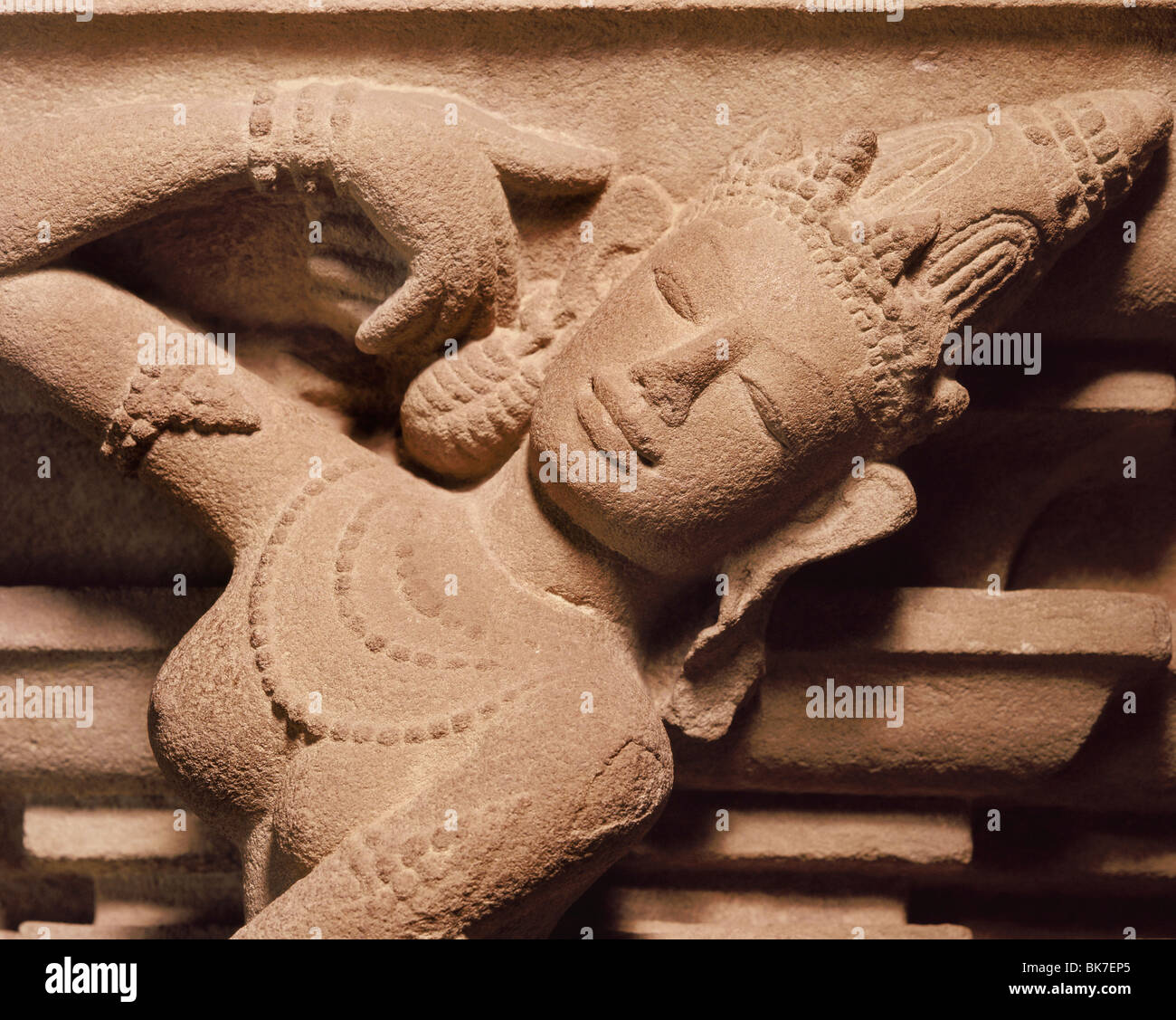 Il piedistallo di ballerini, Cham arte, Tra Kieu style risalente al X secolo, Cham Museum, Danang, Vietnam Foto Stock