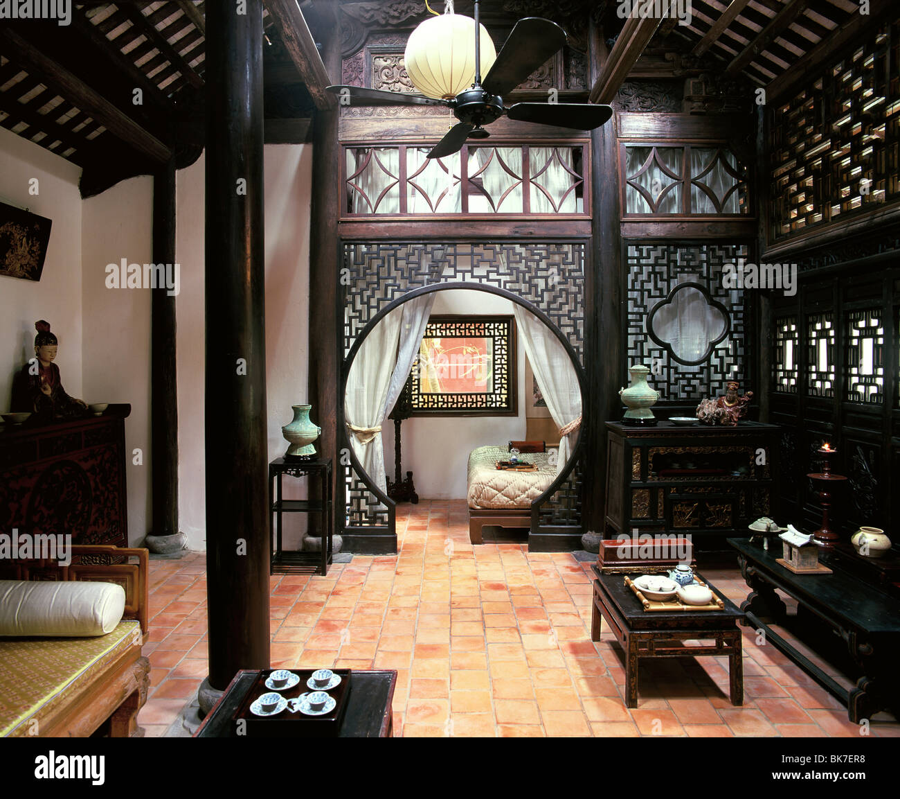 Stile tradizionale casa vietnamita, Hanoi, Vietnam, Indocina, Asia sud- orientale, Asia Foto stock - Alamy