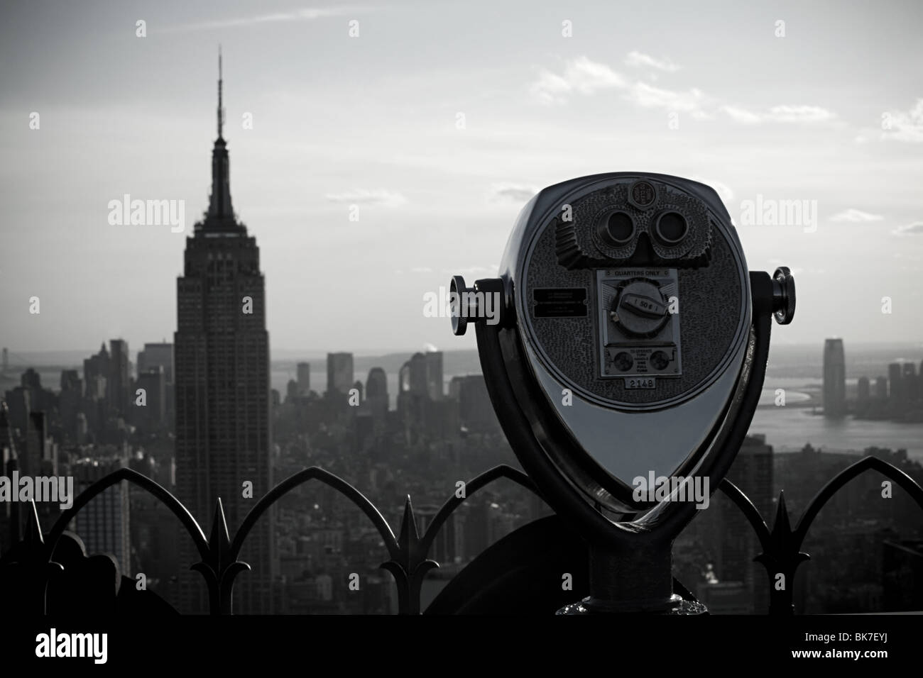Il binocolo e Empire State building Foto Stock