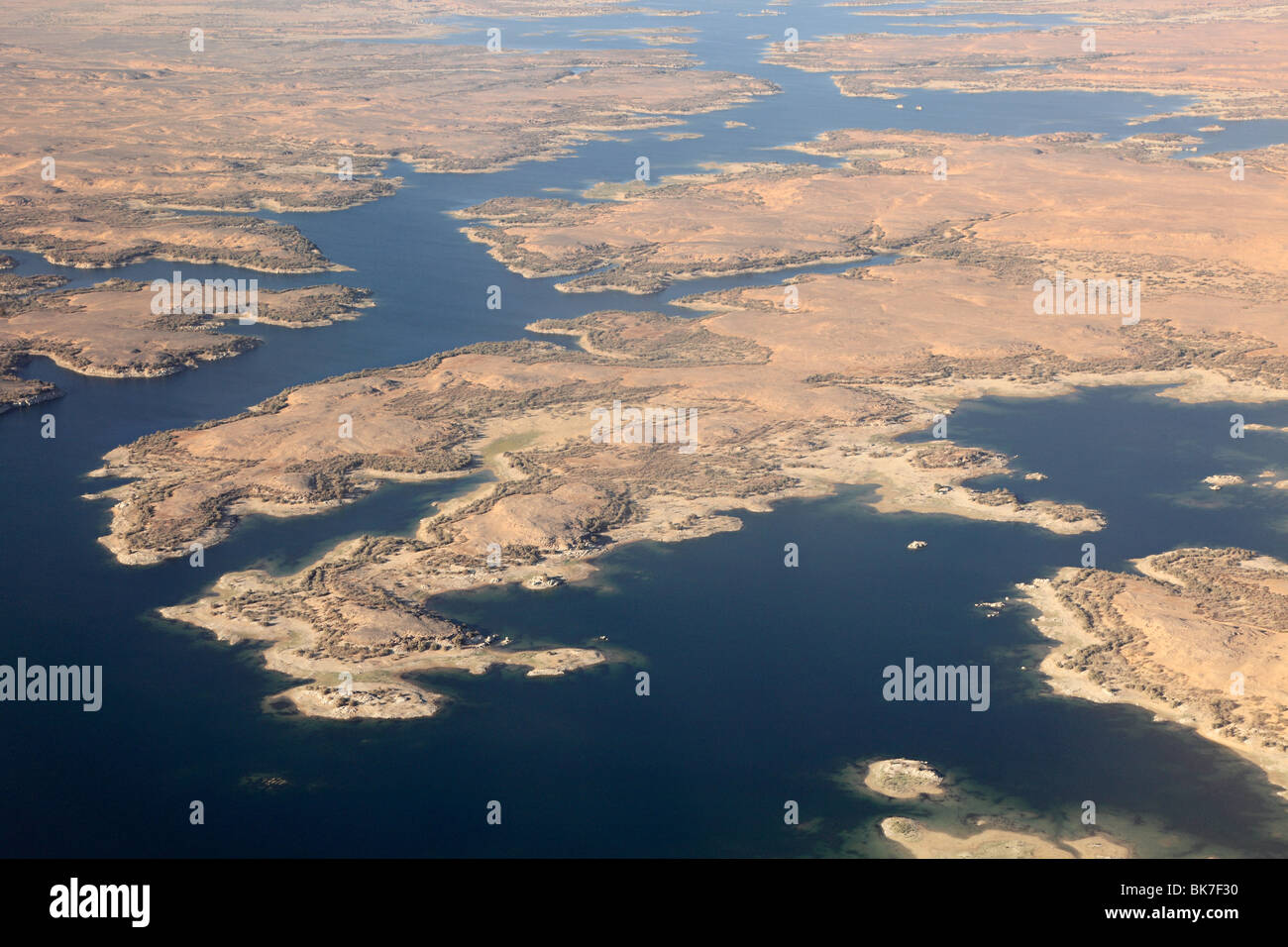 Vista aerea del lago Nasser vicino a Aswan Foto Stock