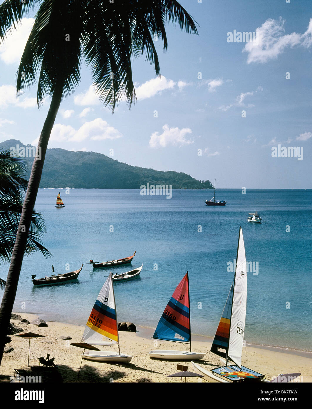 La spiaggia di Patong, Phuket, Thailandia, Sud-est asiatico, in Asia Foto Stock
