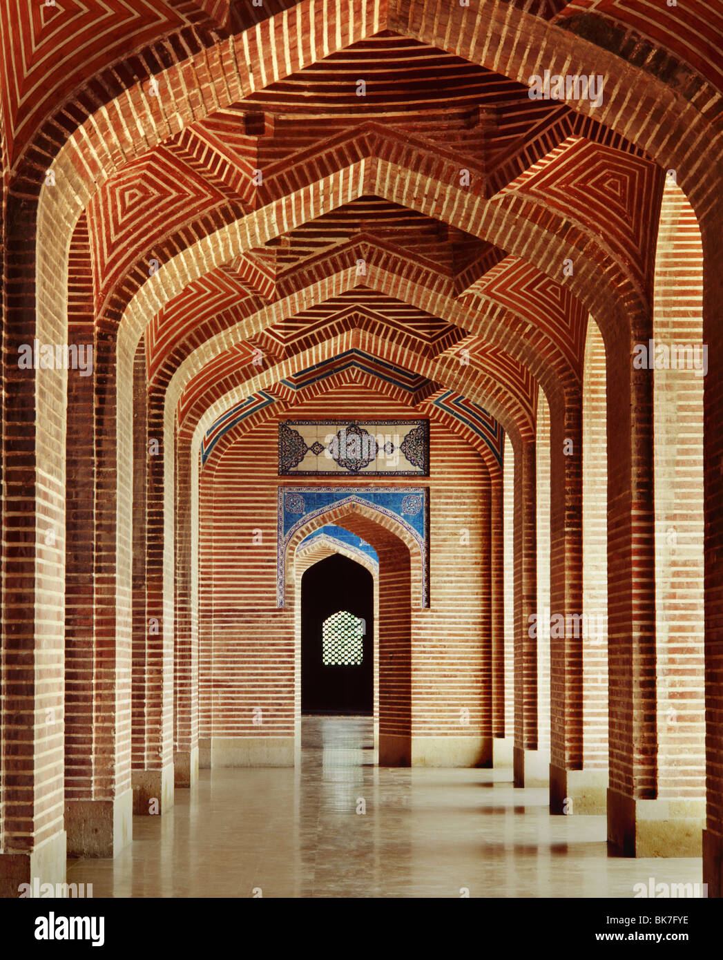 Shah Jehan la moschea, risalente agli inizi del secolo XVII, Thatta, Pakistan, Asia Foto Stock