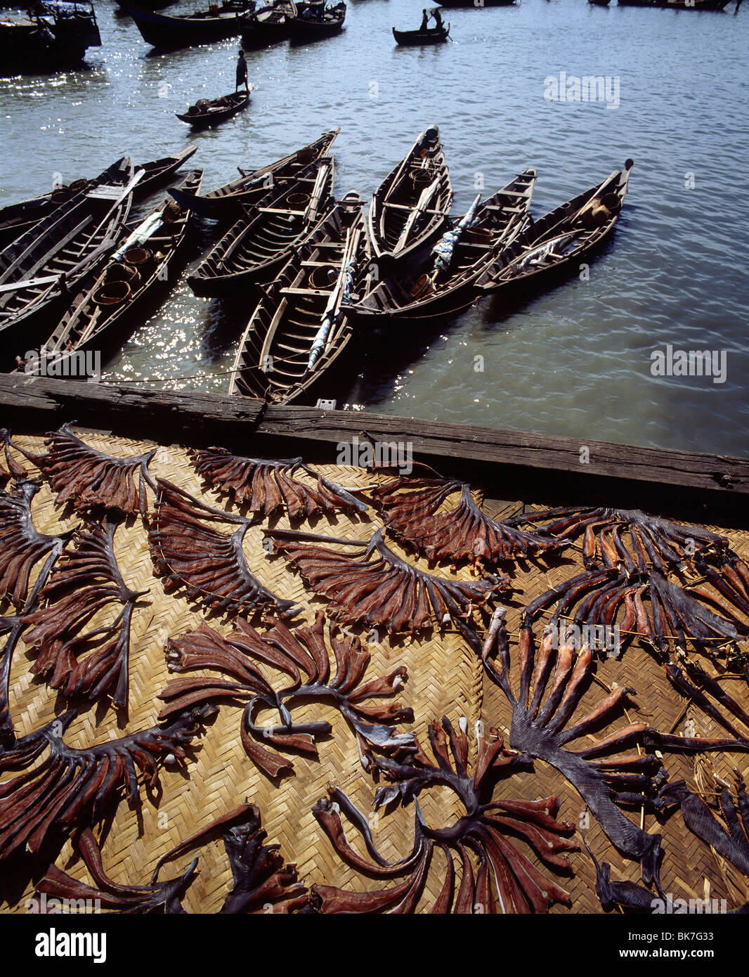 Il porto di Sittwe, capitali di Stato Arakan alla foce del fiume Kaladan, Myanmar (Birmania), Asia Foto Stock