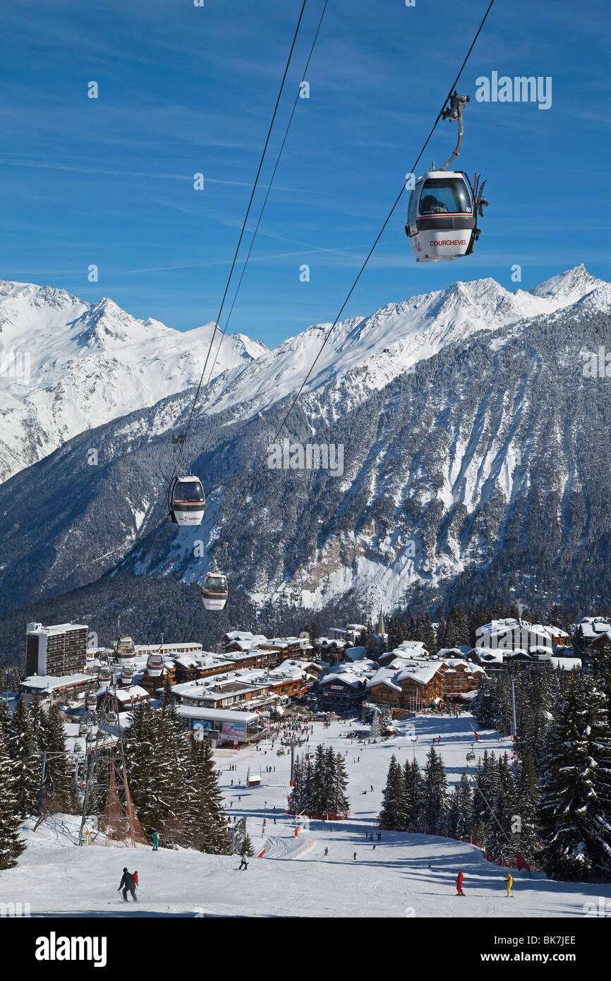 Courchevel 1850 ski resort in tre valli (Les Trois Vallees), Savoie, sulle Alpi francesi, Francia, Europa Foto Stock