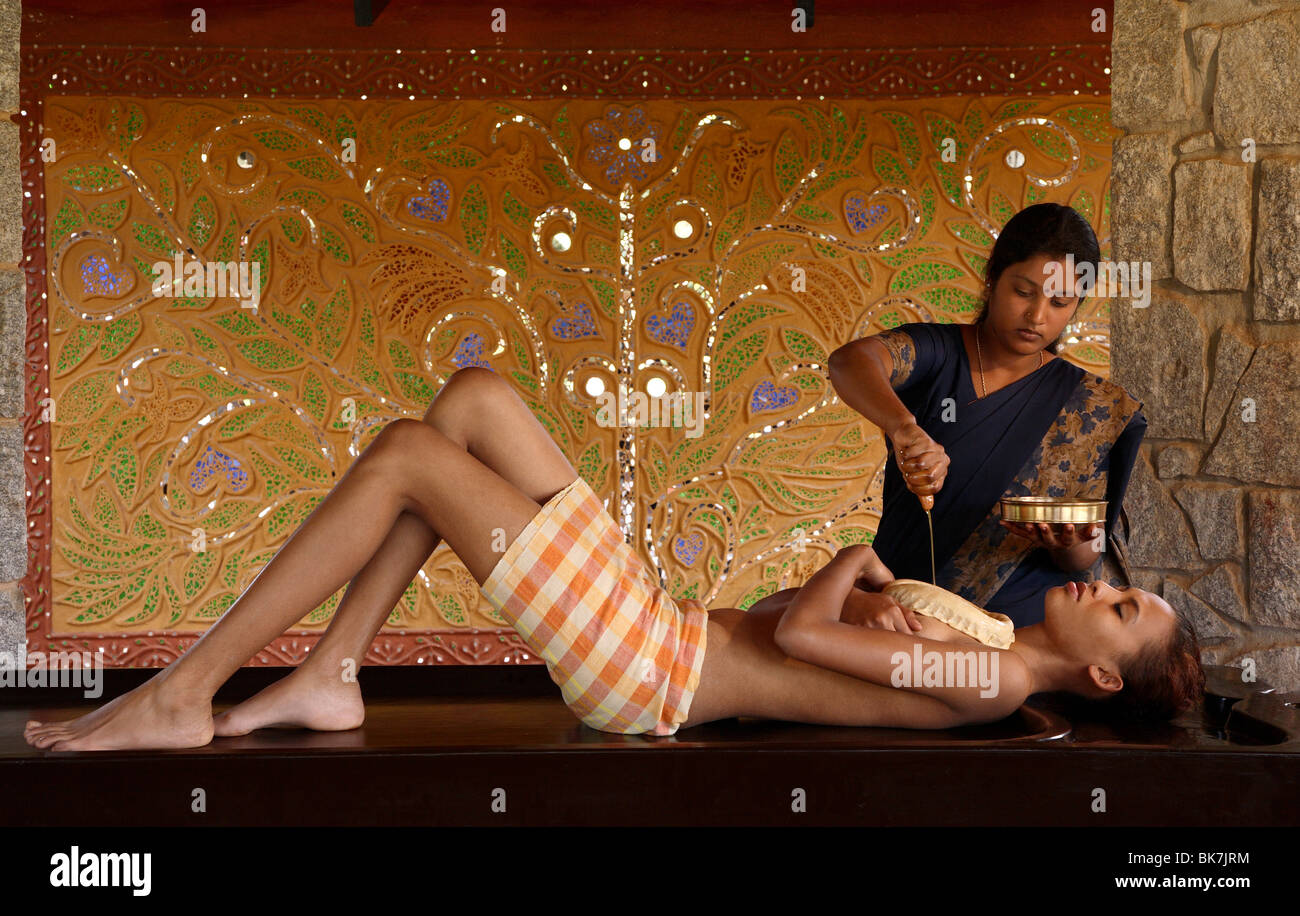 Hrid Vasthi, Vashi a Soukya centro salute olistico, Bangalore, Karnataka, India, Asia&#10, Foto Stock