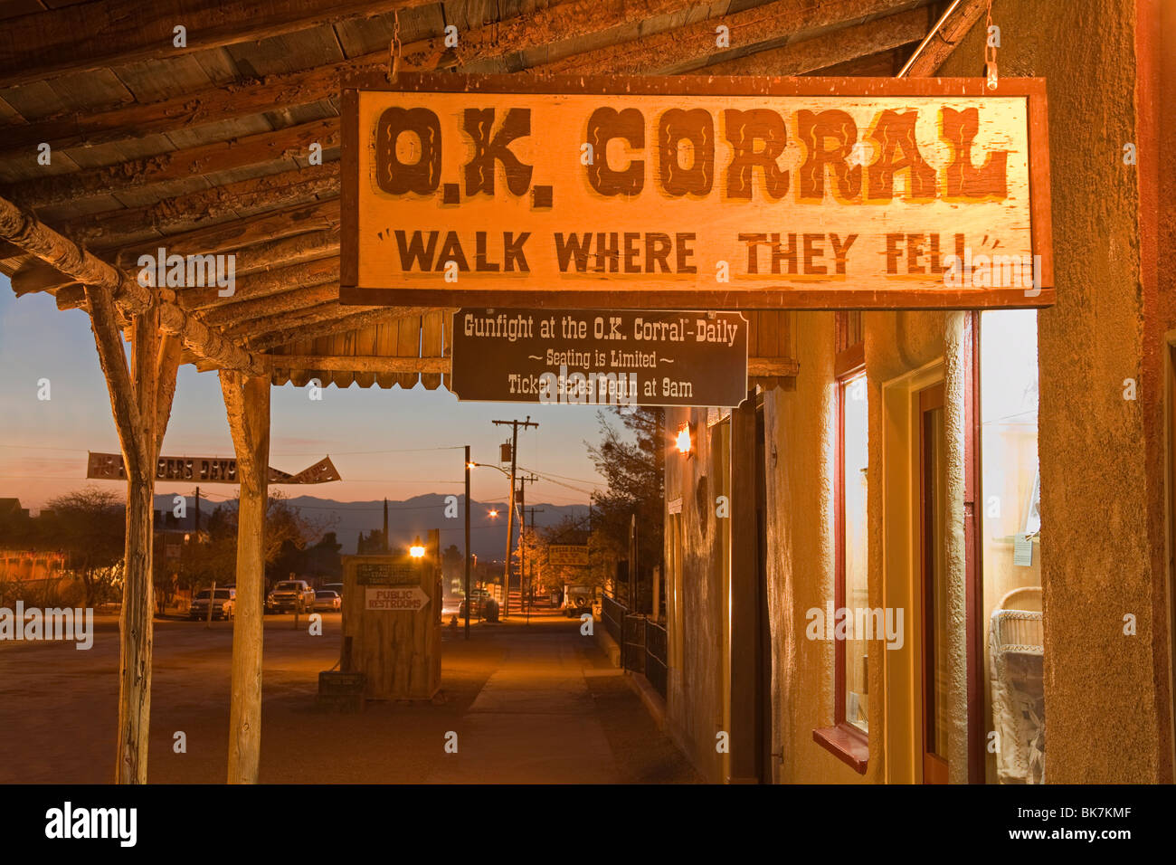 O.K. Corral, oggetto contrassegnato per la rimozione definitiva, Cochise County, Arizona, Stati Uniti d'America, America del Nord Foto Stock