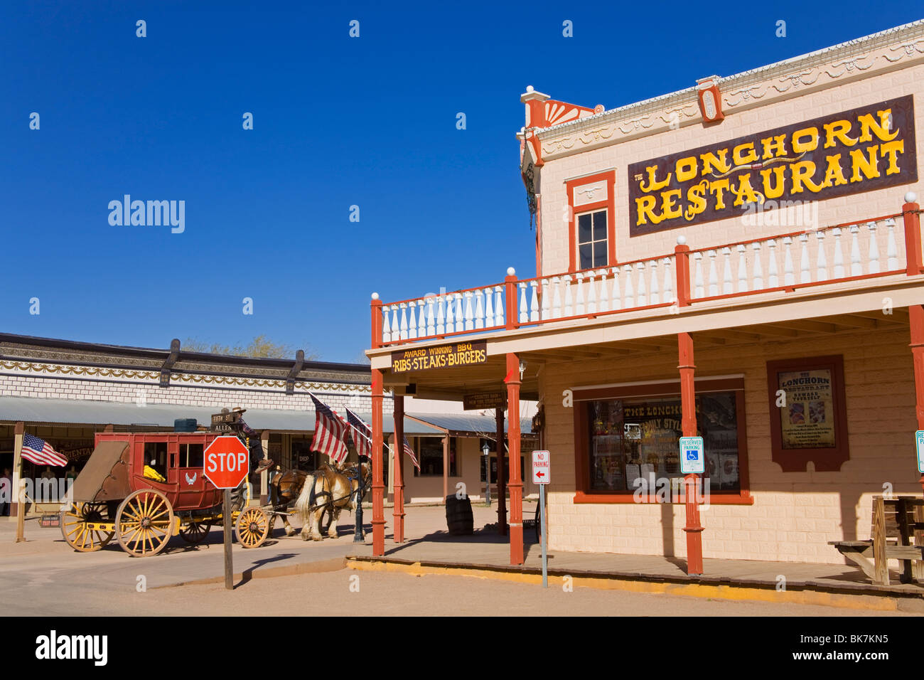 Longhorn ristorante, un oggetto contrassegnato per la rimozione definitiva, Cochise County, Arizona, Stati Uniti d'America, America del Nord Foto Stock