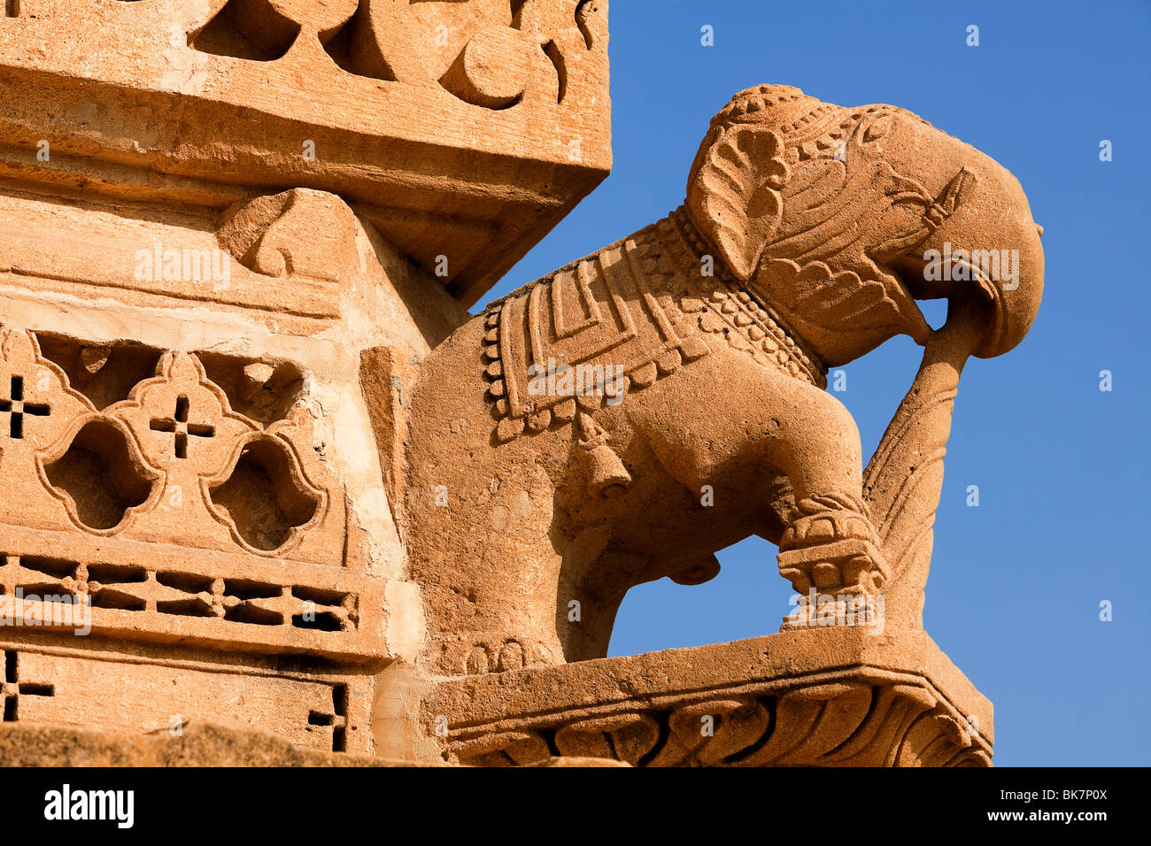 Tempio jain di amar sagar vicino a jaisalmer in Rajasthan in indi Foto Stock