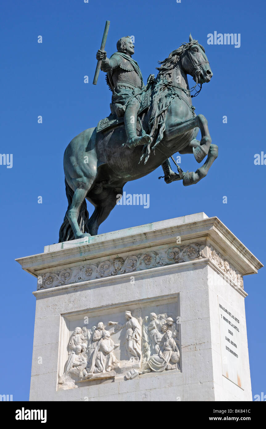 Madrid, Spagna. Plaza de Oriente. Statua di Felipe / Filippo IV (Pietro tacca; 1639) Foto Stock