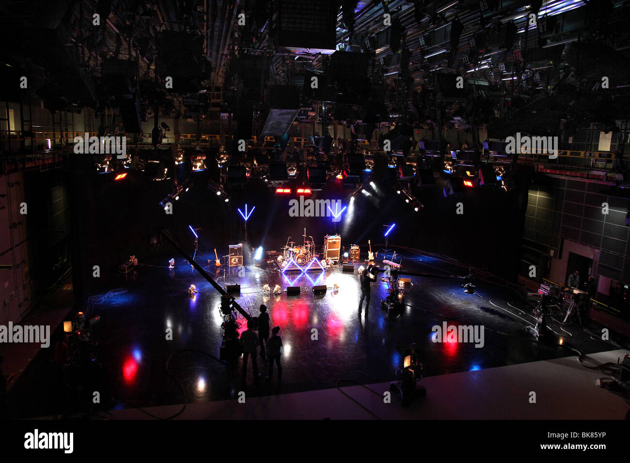 Pop band di eseguire presso la BBC Television Studios Foto Stock