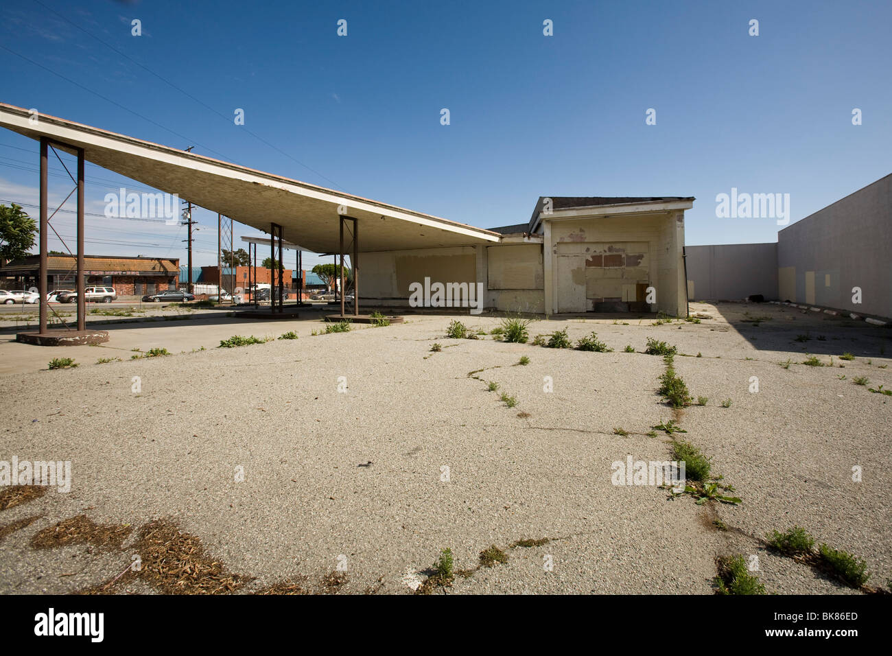 Abbandonata la stazione di gas, a sud di Los Angeles, California, Stati Uniti d'America Foto Stock