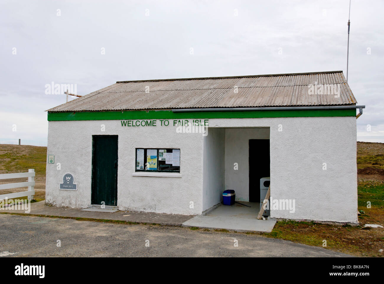Edificio aeroportuale sul Fair Isle, Shetland Scozia, Regno Unito, Europa Foto Stock