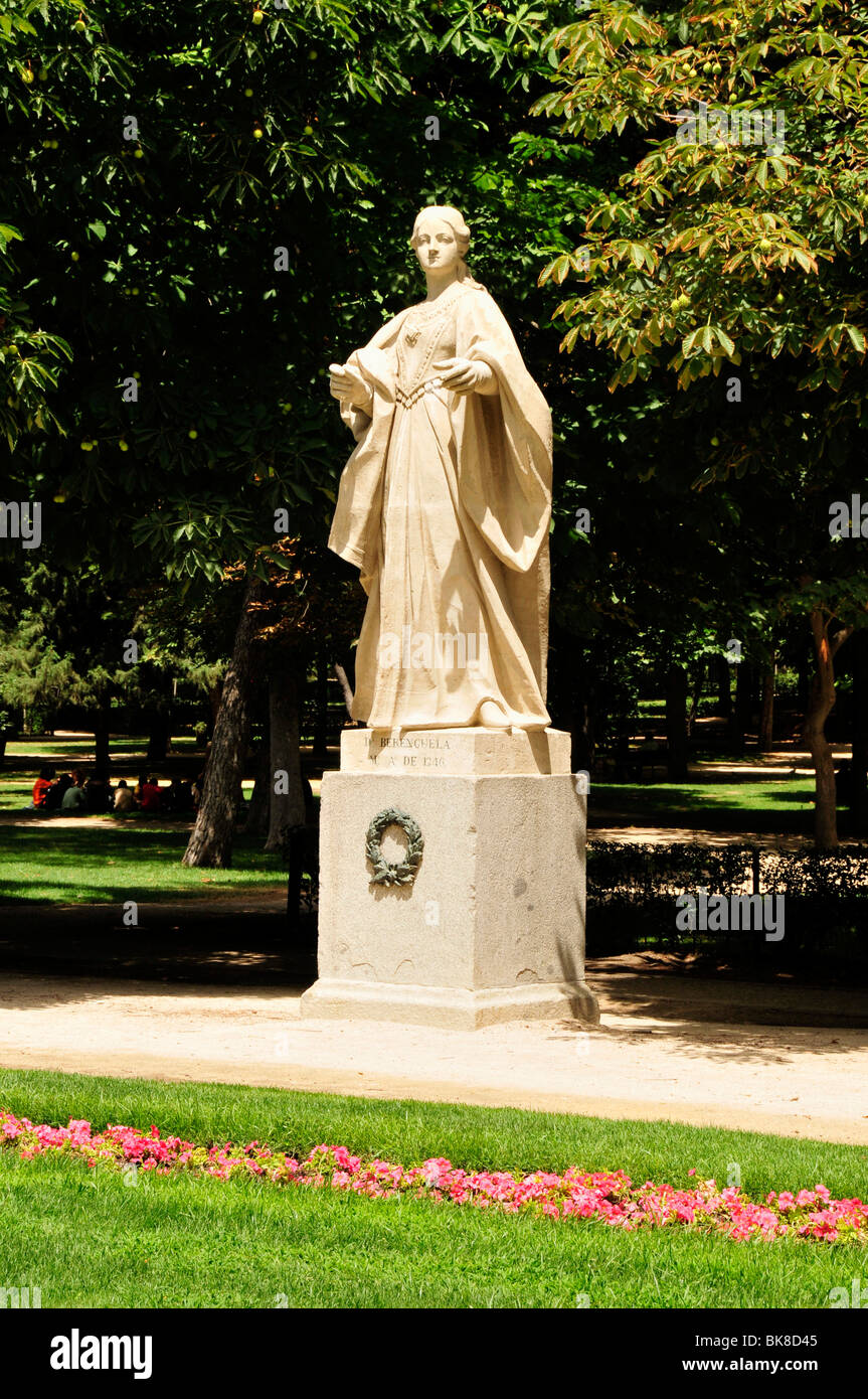 Un monumento nel parco del Retiro di Madrid, Spagna, Penisola Iberica, Europa Foto Stock