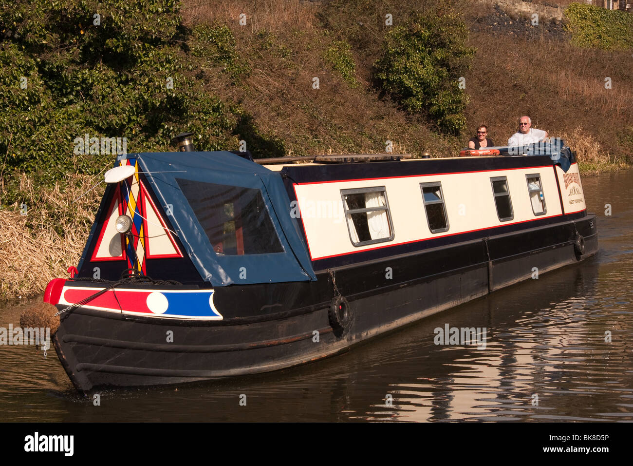 Stretta sulla barca di Rochdale Canal, Sowerby Bridge, West Yorkshire Foto Stock