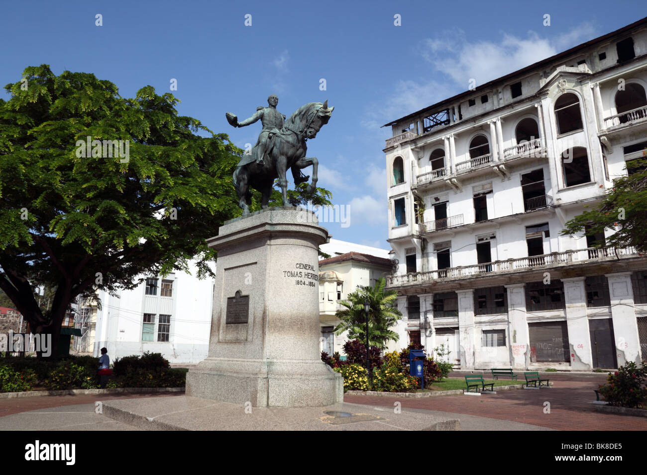 Statua del generale Tomas Herrera (il primo presidente dello Stato libero dell'Istmo), Plaza Herrera, casco Viejo, Panama City, Panama Foto Stock