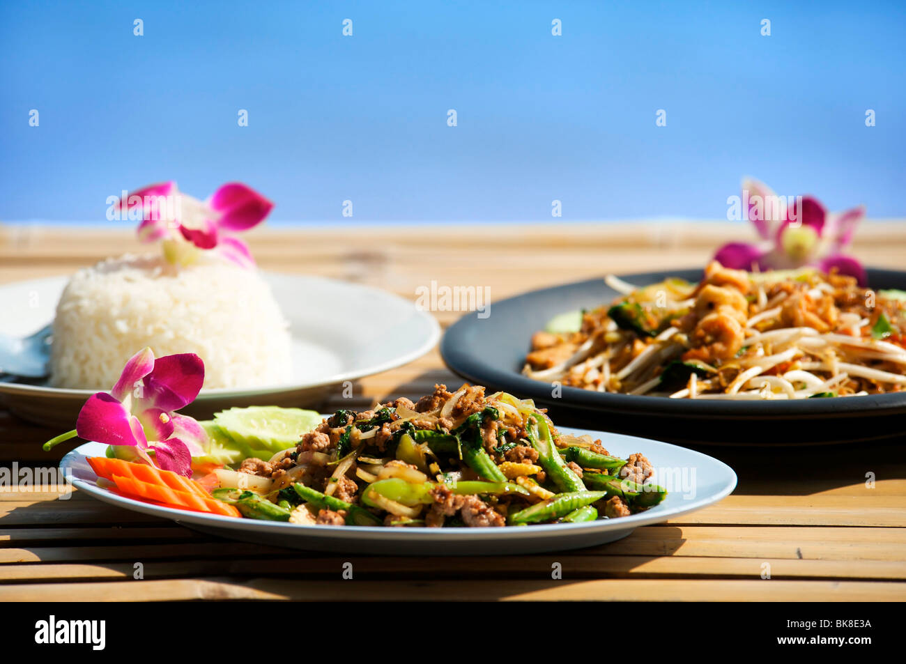 Tipica cucina tailandese in un ristorante sulla spiaggia, Thailandia, Asia Foto Stock