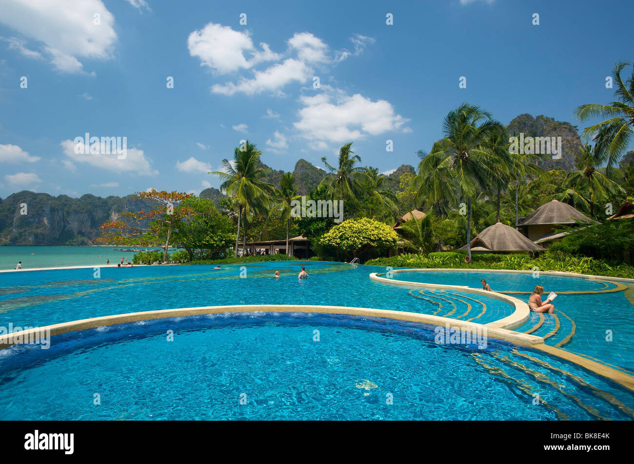 Piscina del Rayavadee Resort Krabi, Thailandia, Asia Foto Stock